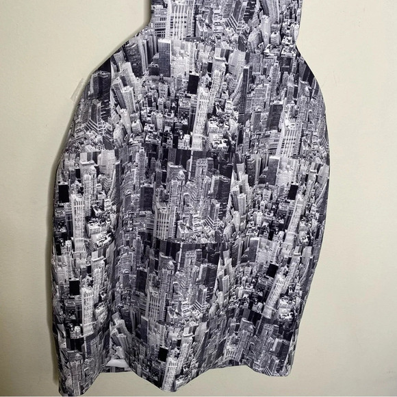 Tiger Mist Black White Building Skyline Keeli Bodycon Lace Back Dress Size XS - Picture 6 of 12